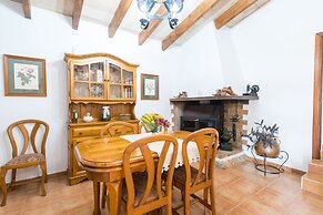 Rustic House in Tramuntana With Salt Pool