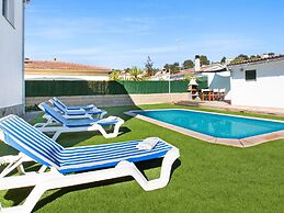 Belvilla by OYO Nona