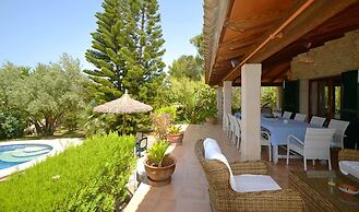 Belvilla by OYO Roura