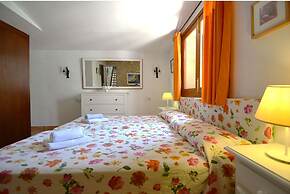 Belvilla by OYO Roura