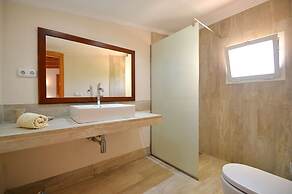 Belvilla by OYO Roura