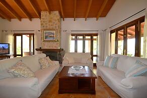 Belvilla by OYO Roura