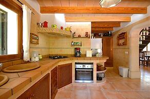 Belvilla by OYO Roura