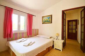 Belvilla by OYO Roura