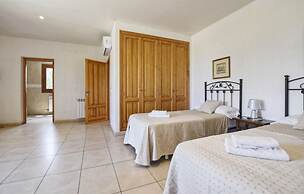 Belvilla by OYO Sastre Blanquer