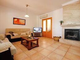 Belvilla by OYO Es Rafal