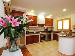 Belvilla by OYO Es Rafal