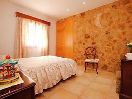 Belvilla by OYO Es Rafal