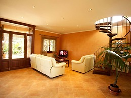 Belvilla by OYO Ribes