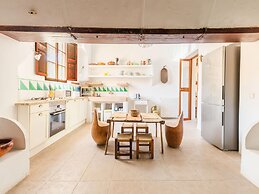 Belvilla by oyo Mansion