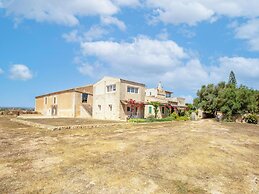 Belvilla by oyo Mansion