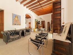 Belvilla by oyo Mansion