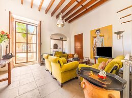 Belvilla by oyo Mansion