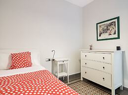 Modern Villa in Eixample With Sea Near