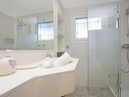 Simply Furnished Apartment With Shared Pool in Llafranc