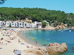 Simply Furnished Apartment With Shared Pool in Llafranc