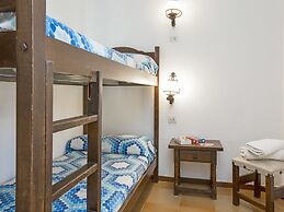 Simply Furnished Apartment With Shared Pool in Llafranc