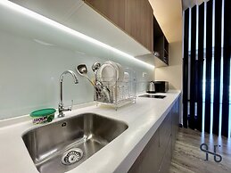 Homesuite' Home at Aeropod SOVO