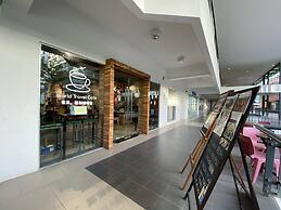 Homesuite' Home at Aeropod SOVO