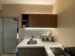 Homesuite' Home at Aeropod SOVO