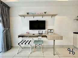 Homesuite' Home at Aeropod SOVO