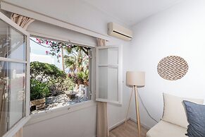 Rania Apartments Sea View