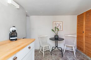 Rania Apartments Sea View