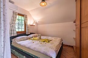 Vineyard Cottage Rataj
