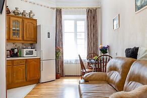 Cozy Place on the Griboyedov Canal 2b