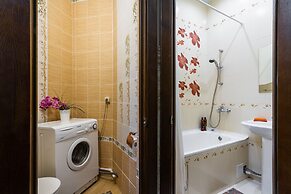 Cozy Place on the Griboyedov Canal 2b