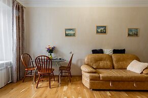 Cozy Place on the Griboyedov Canal 2b