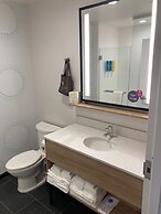 Tru By Hilton Monroe