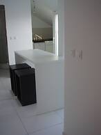 No5 Sea View Attic Studio