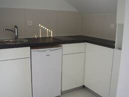 No5 Sea View Attic Studio