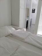 No5 Sea View Attic Studio