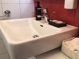 No5 Sea View Attic Studio