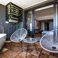 Yi Shu Jing Pin Holiday Hotel