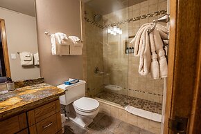 3br Sleeps 9! Walk To Slopes & Mountain View 3 Bedroom Condo - No Clea