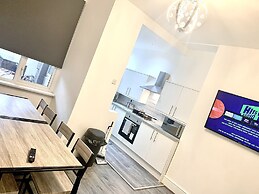 Victory Luxury Hot Tub House