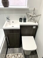 Victory Luxury Hot Tub House