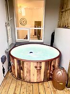 Victory Luxury Hot Tub House