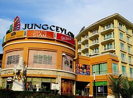 Nai Harn Condominium