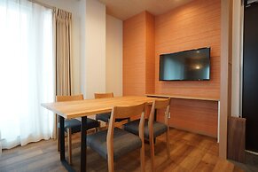 WIRES HOTEL James zaka