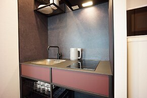 WIRES HOTEL James zaka