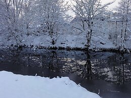 Attractive Cottage in Garden Grounds