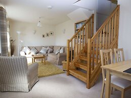 Attractive Cottage in Garden Grounds