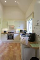 Lovely Cottage in Garden Grounds Near Centre