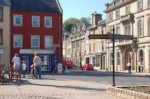 Lovely Cottage in Garden Grounds Near Centre