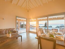 Beautiful Villa Near Sea in Peloponnese