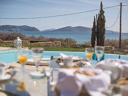 Beautiful Villa Near Sea in Peloponnese